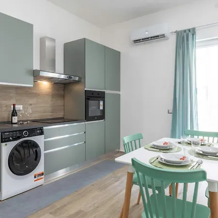 Quarzo Modern 4*