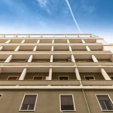 Quarzo Modern Affittacamere 4*