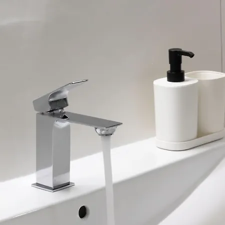 Quarzo Modern Affittacamere 4*